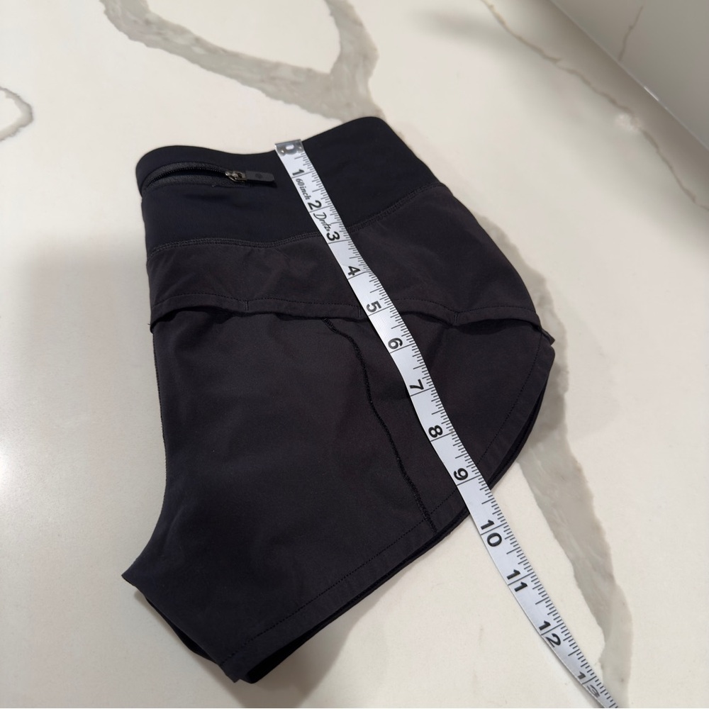 Lululemon Women's Speed Short 4-way Stretch 2.5" Color Black Size 2 - Picture 9 of 9